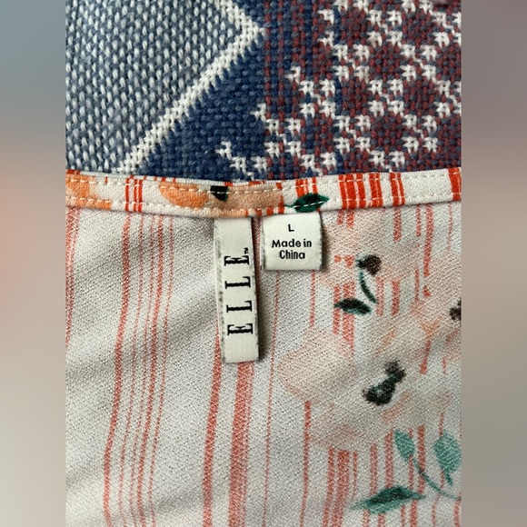 Cold Shoulder Blouse - Picture 2 of 3